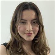 Profesora dinámica de inglés ofrece clases particulares para aprender y perfeccionar tu nivel de inglés de manera efectiva.